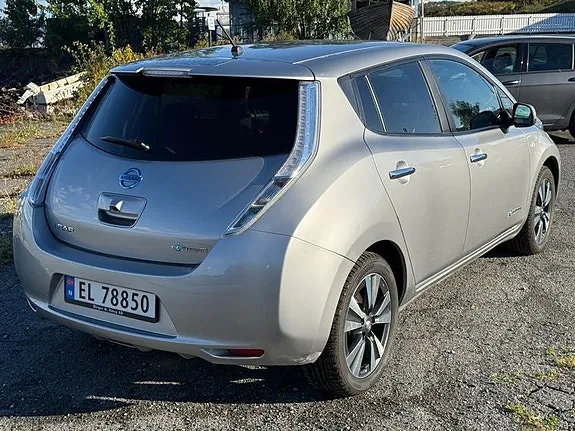 Nissan Leaf 2015 photo 4