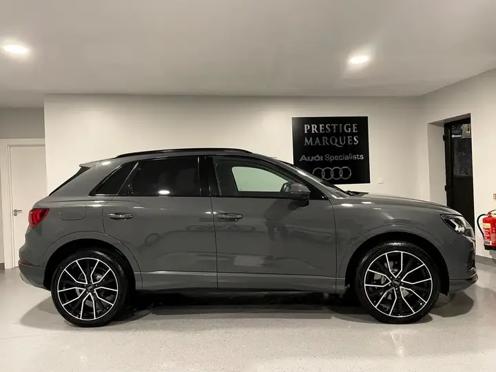 Audi Q3 2023 photo 2