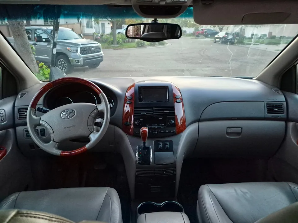 Toyota Sienna 2006 photo 3