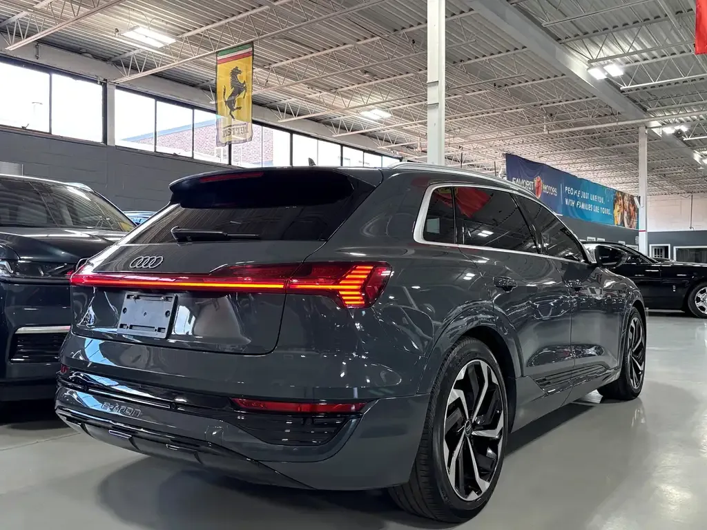 Audi Q8 E-Tron 2024 photo 4