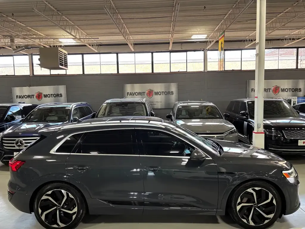 Audi Q8 E-Tron 2024 photo 3