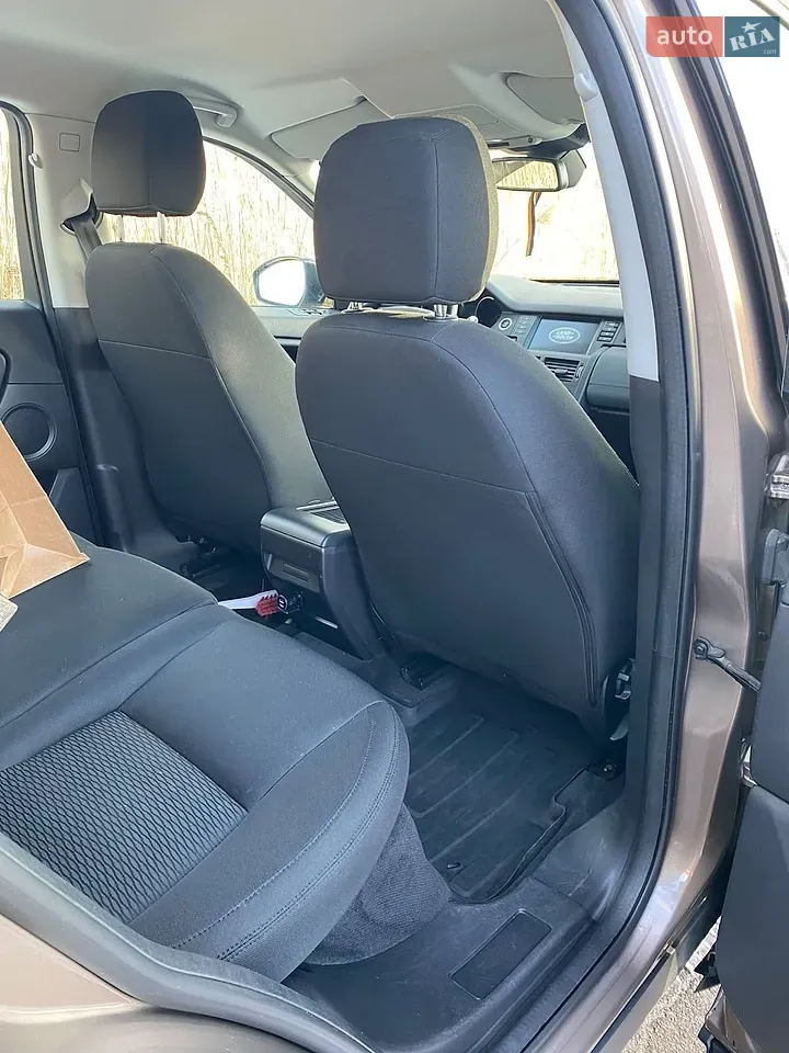 Land Rover Discovery Sport 2017 photo 3