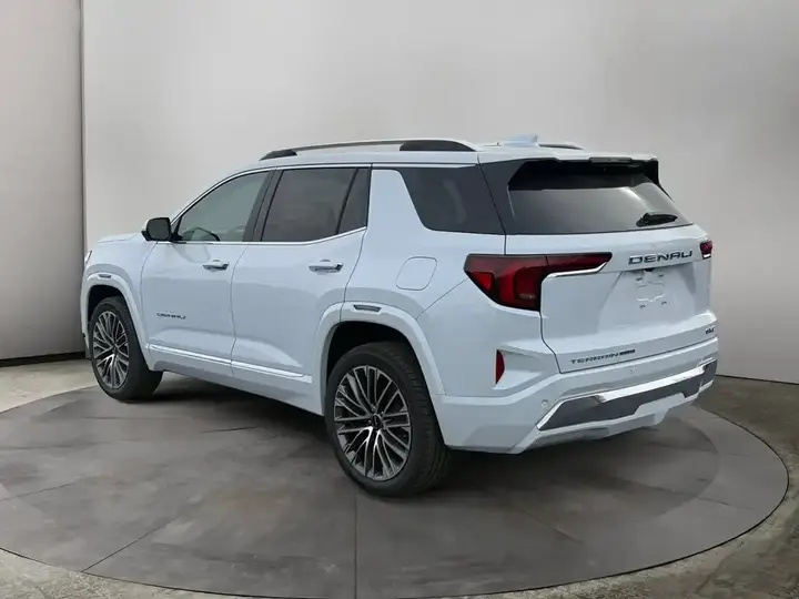 GMC Terrain 2027 photo 3