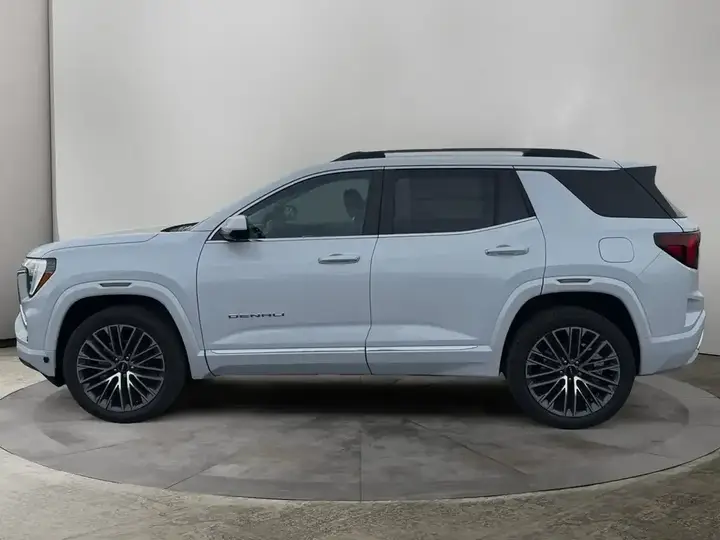 GMC Terrain 2027 photo 2