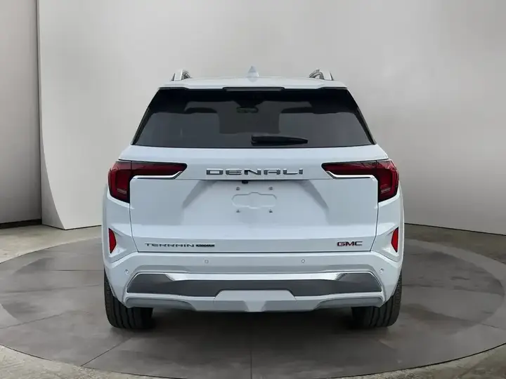 GMC Terrain 2027 photo 4