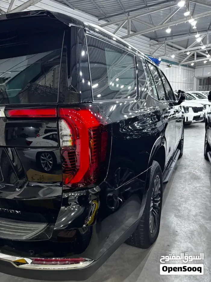 GMC Yukon 2025 photo 2