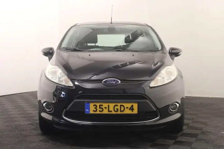 Ford Fiesta 2010 photo 2