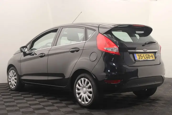 Ford Fiesta 2010 photo 4