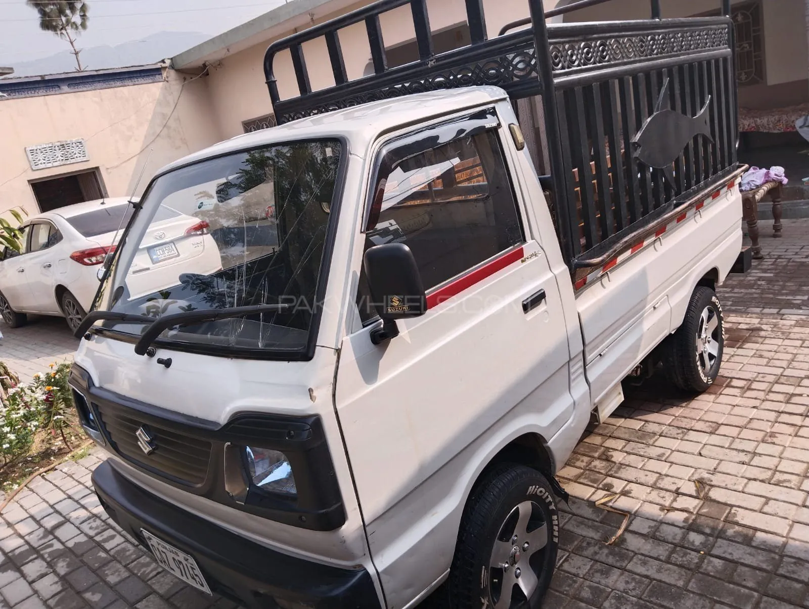 Suzuki Ravi