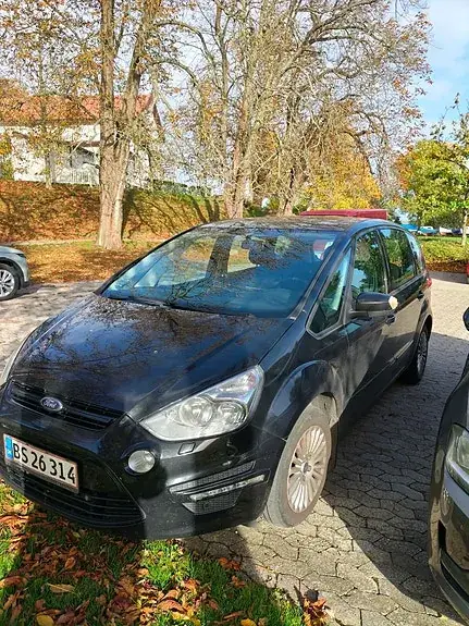 Ford S-Max 2012 photo 4