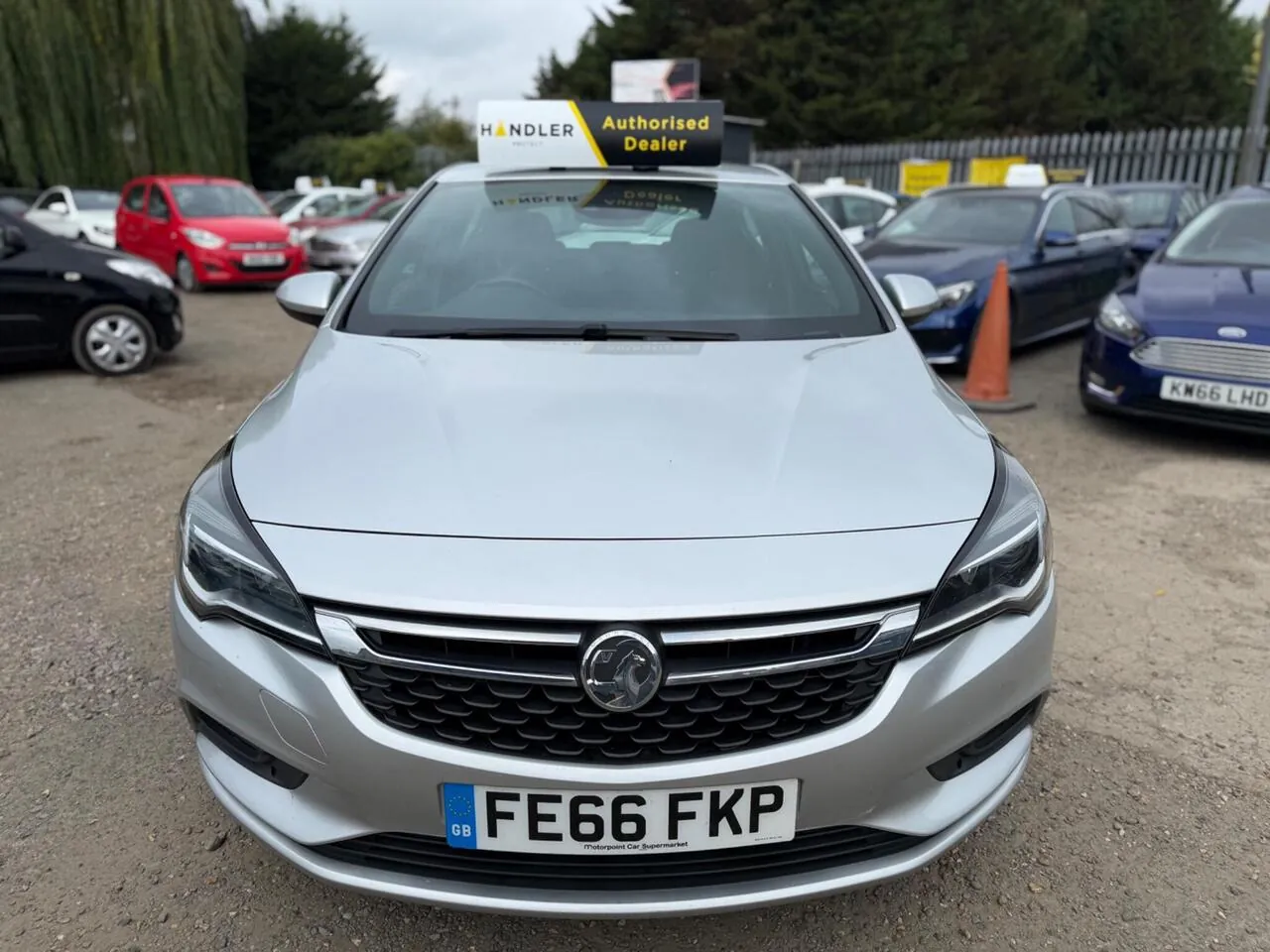 Vauxhall Astra 2016 photo 2
