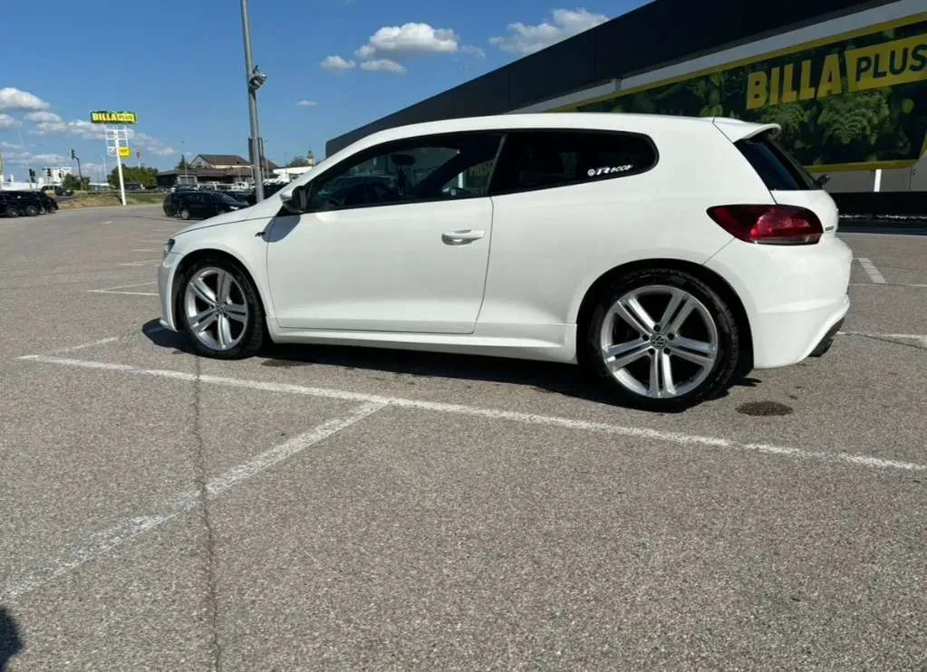 Volkswagen Scirocco 2010 photo 2