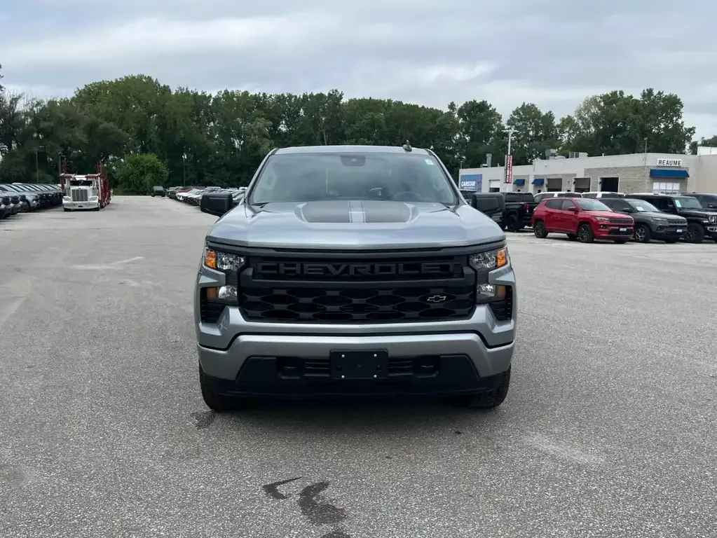 Chevrolet Silverado 1500 2026 photo 2