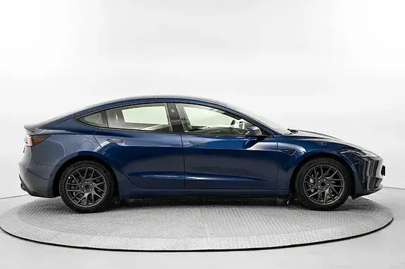 Tesla Model 3 2024 photo 4