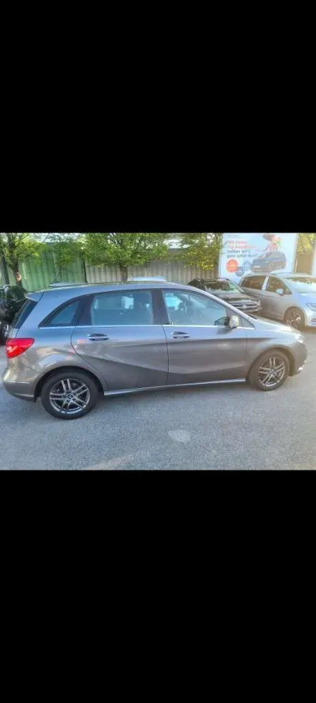 Mercedes-Benz B-Class 2013 photo 2