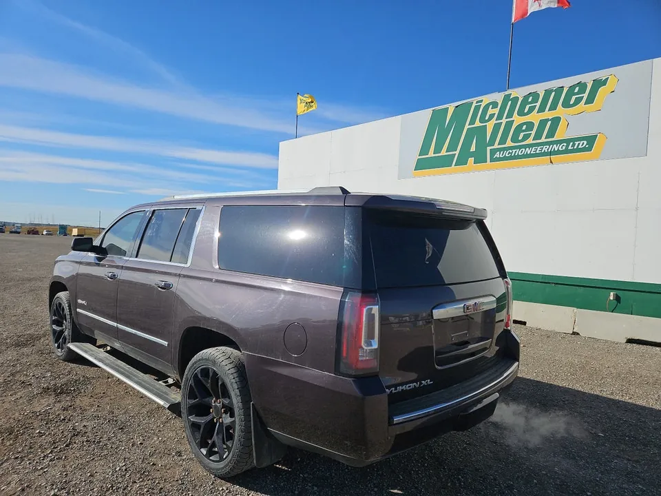 GMC Yukon 2015 photo 3