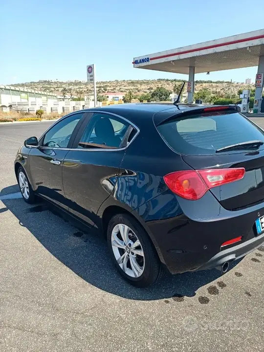 Alfa Romeo Giulietta 2013 photo 3