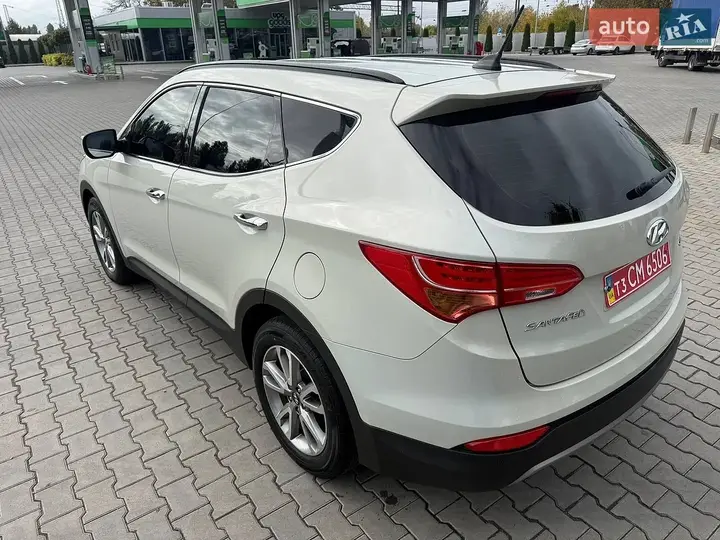 Hyundai Santa Fe 2013 photo 2
