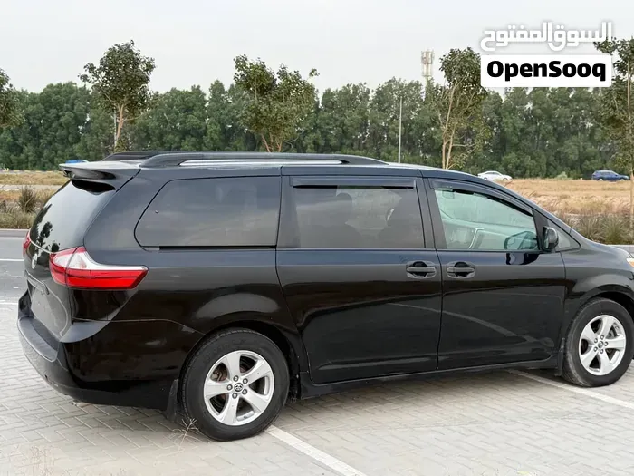 Toyota Sienna 2018 photo 3