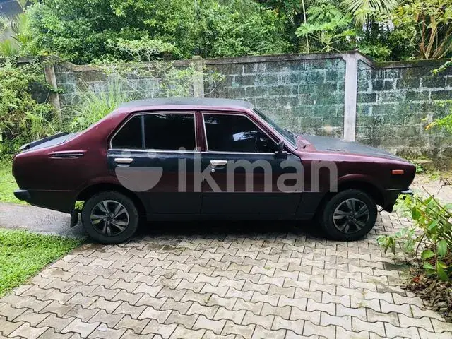 Toyota Corolla 1976 photo 2