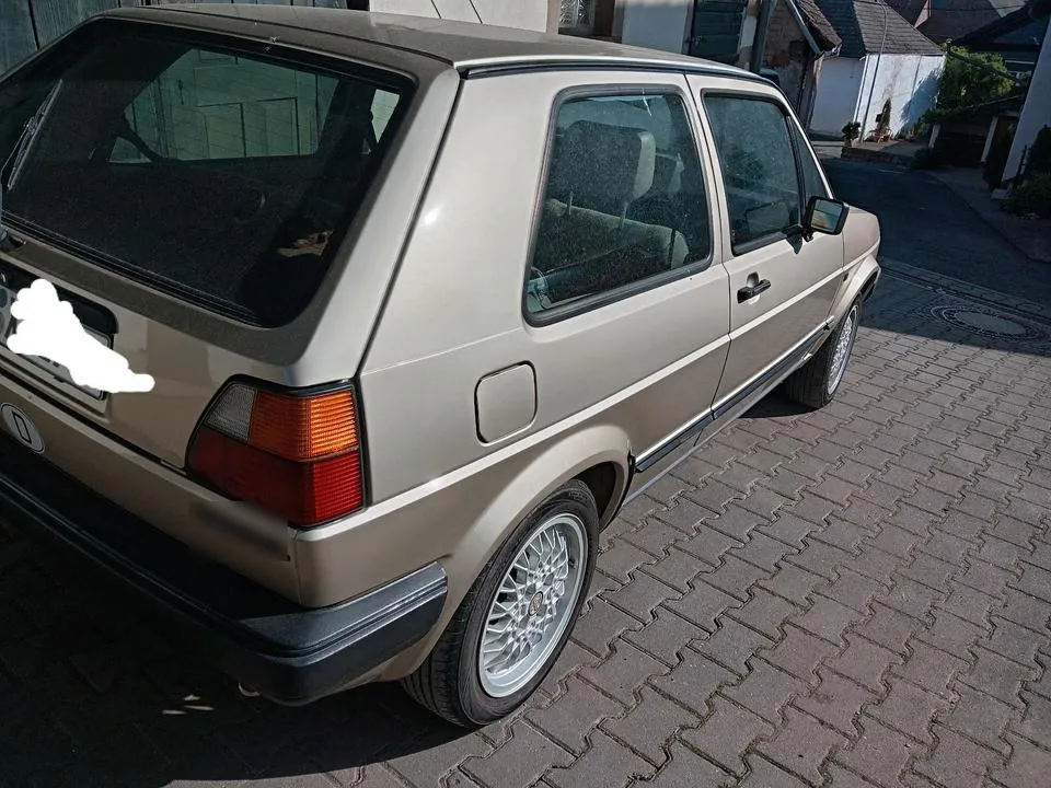 Volkswagen Golf 2