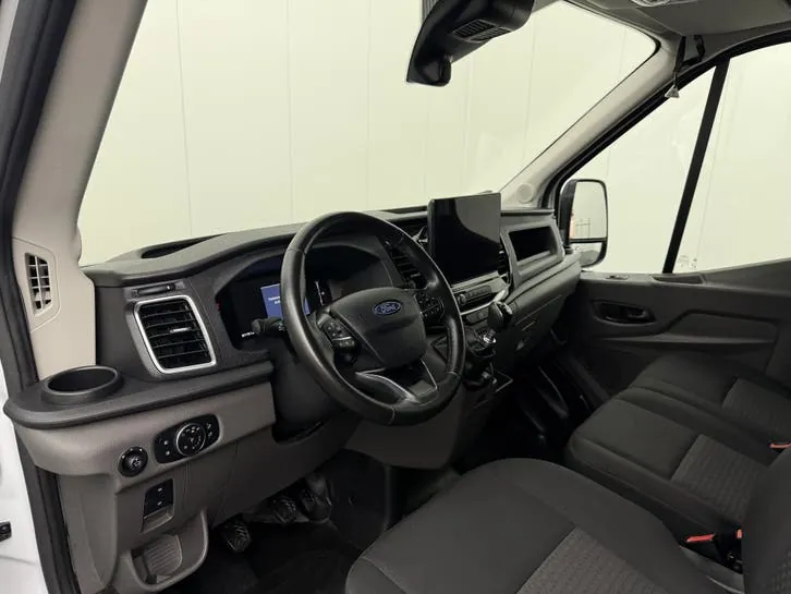 Ford Transit 2024 photo 3