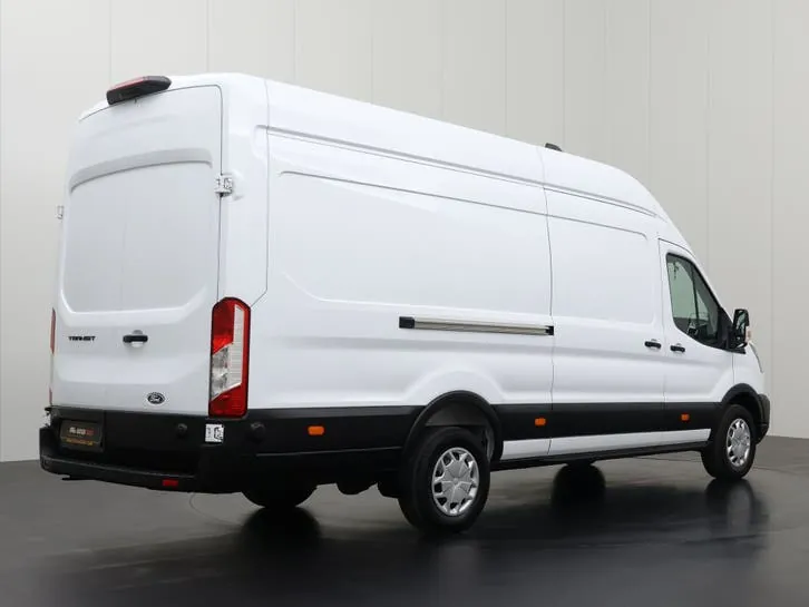 Ford Transit 2024 photo 2