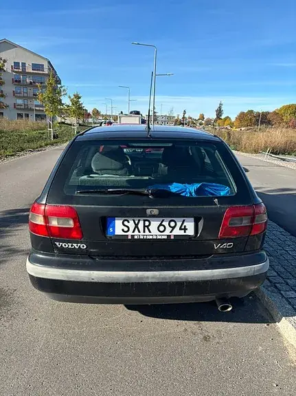 Volvo V40 1998 photo 3