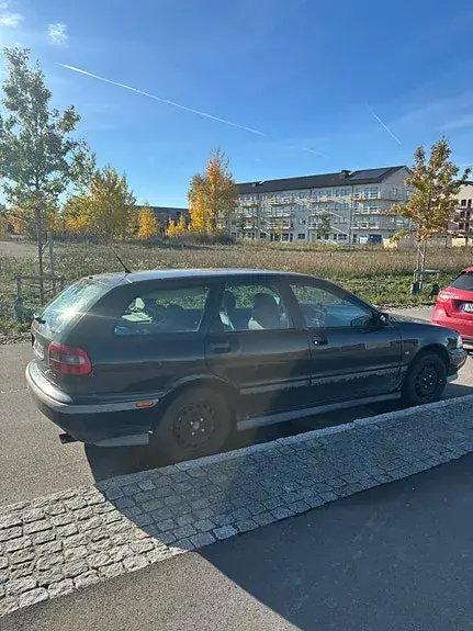 Volvo V40 1998 photo 4