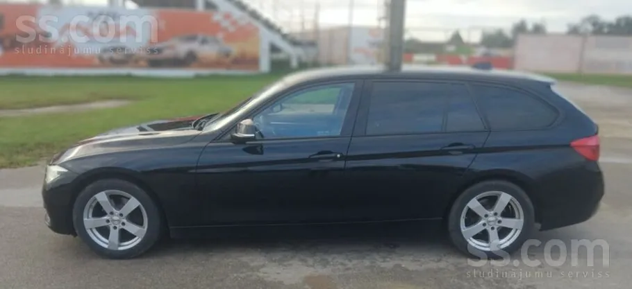 BMW 318 2016 photo 2