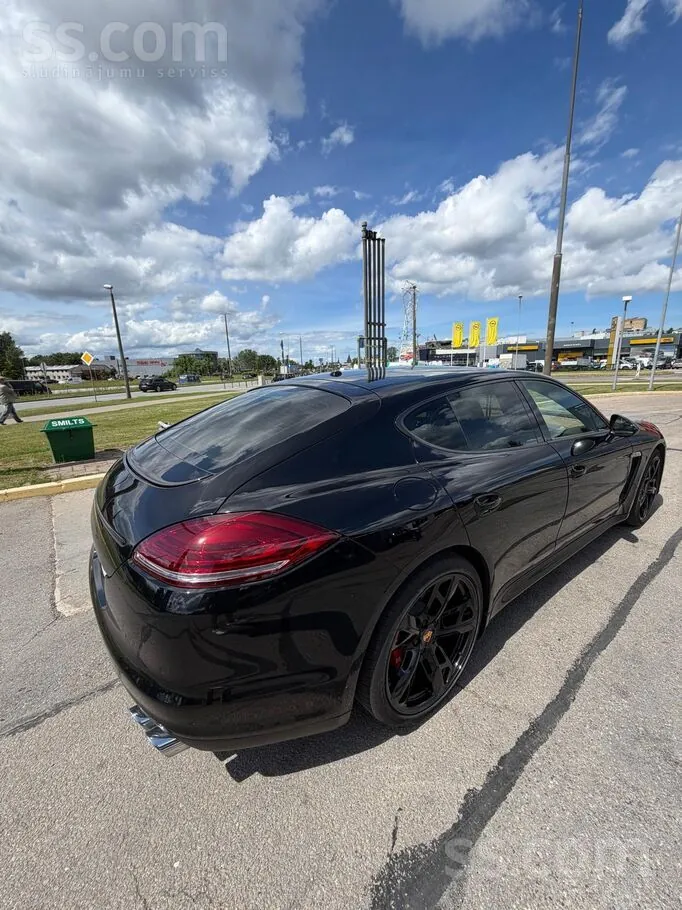 Porsche Panamera 2012 photo 5