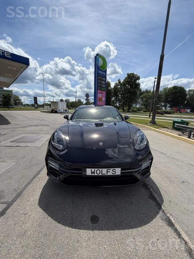 Porsche Panamera 2012 photo 4