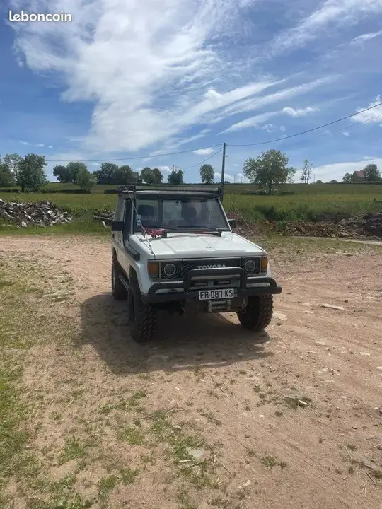 Toyota Land Cruiser 1989 photo 2