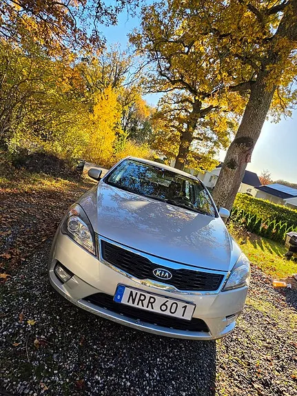 Kia Ceed 2010 photo 3