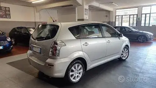 Toyota Corolla Verso 2006 photo 2