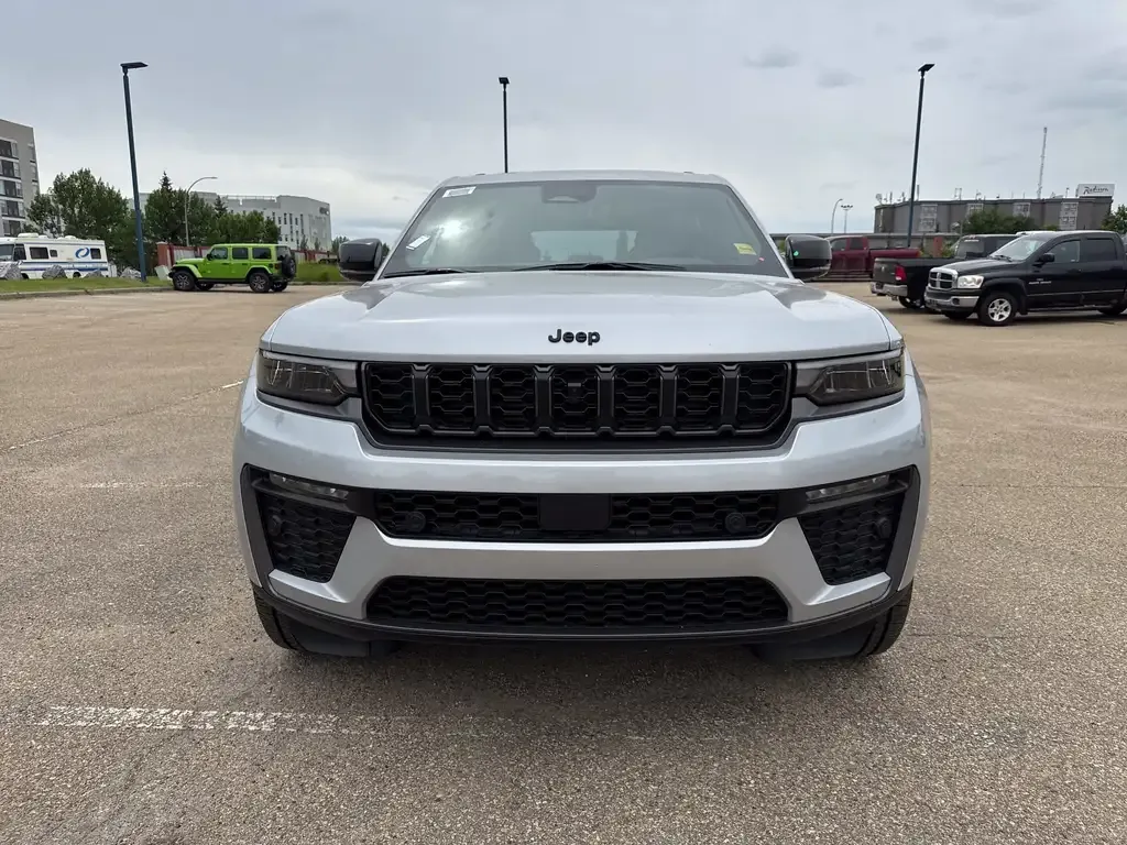 Jeep Grand Cherokee 2026 photo 2