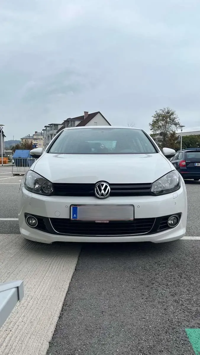 Volkswagen Golf 2011 photo 2
