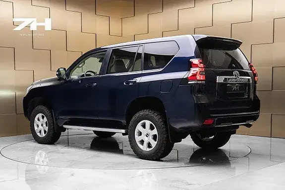 Toyota Land Cruiser 2022 photo 3