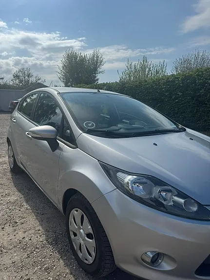 Ford Fiesta 2012 photo 3