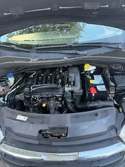 Peugeot 208 2015 photo 4