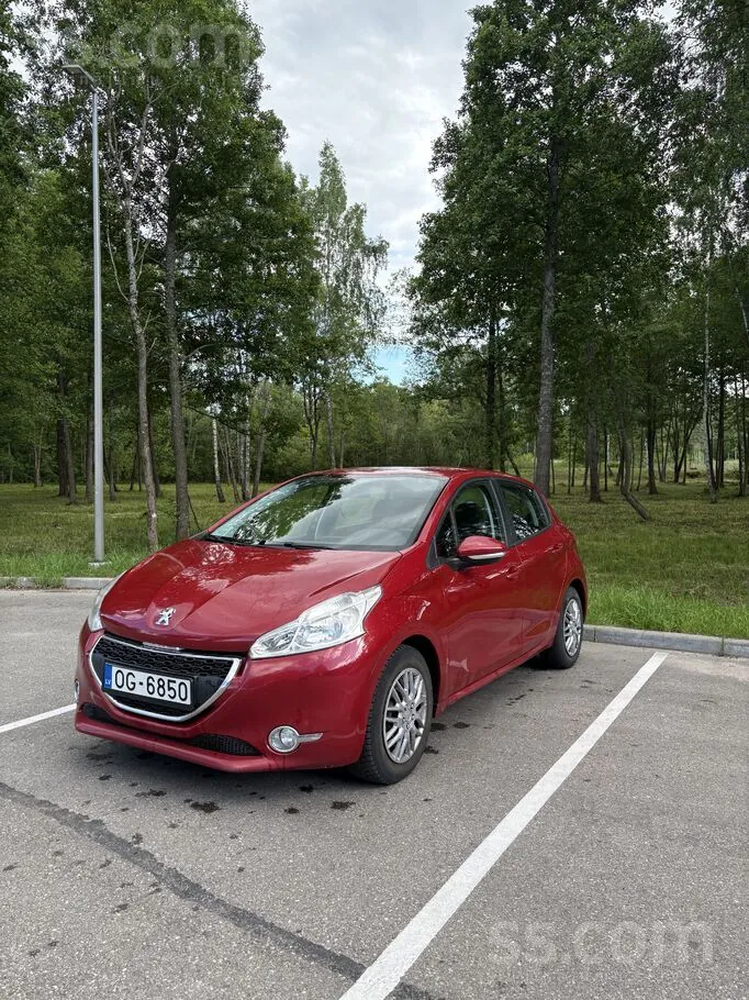 Peugeot 208 2013 photo 3