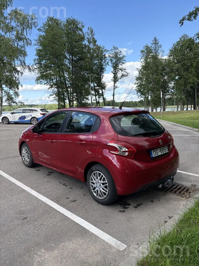 Peugeot 208 2013 photo 5