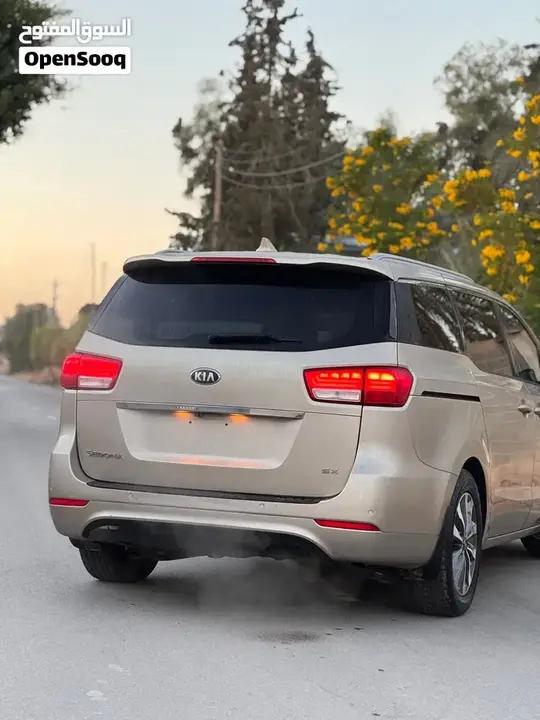 Kia Sedona 2016 photo 4