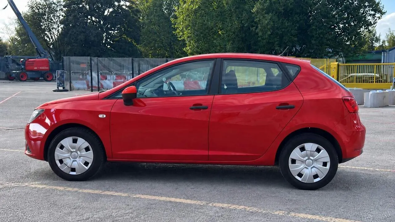 Seat Ibiza 2015 photo 2