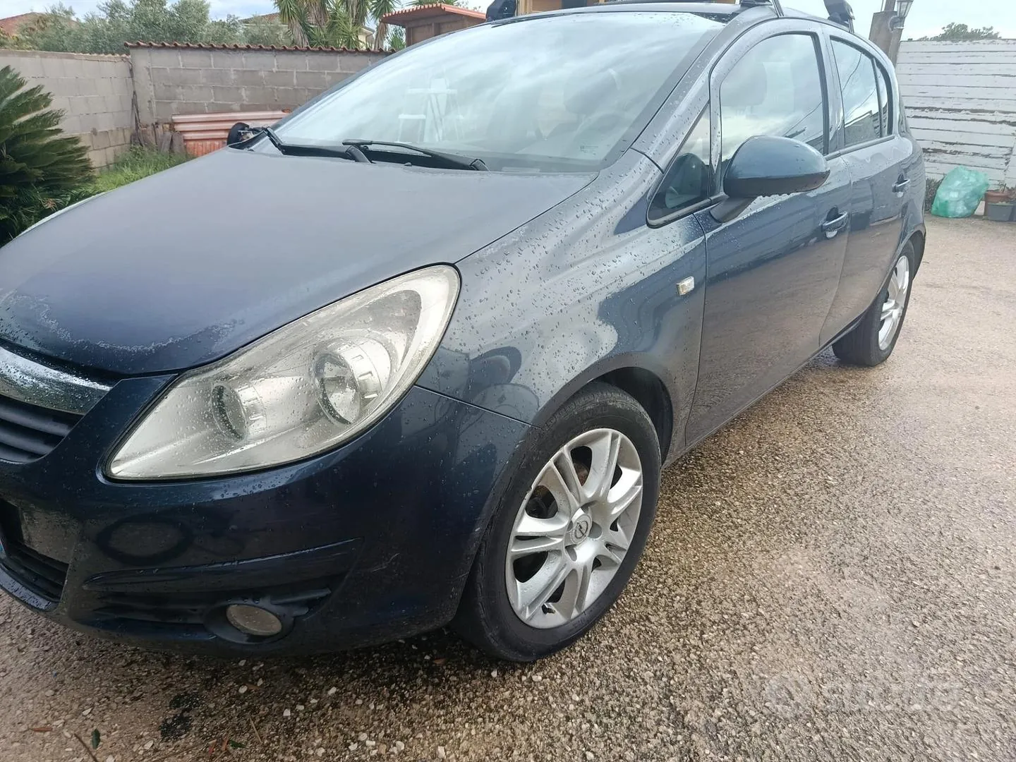 Opel Corsa 2011 photo 2