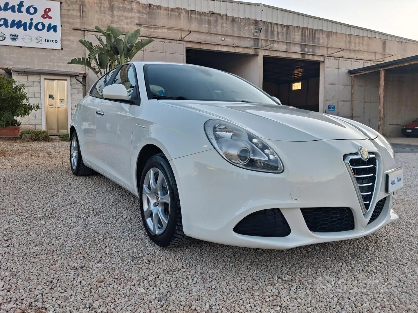 Alfa Romeo Giulietta 2011 photo 3