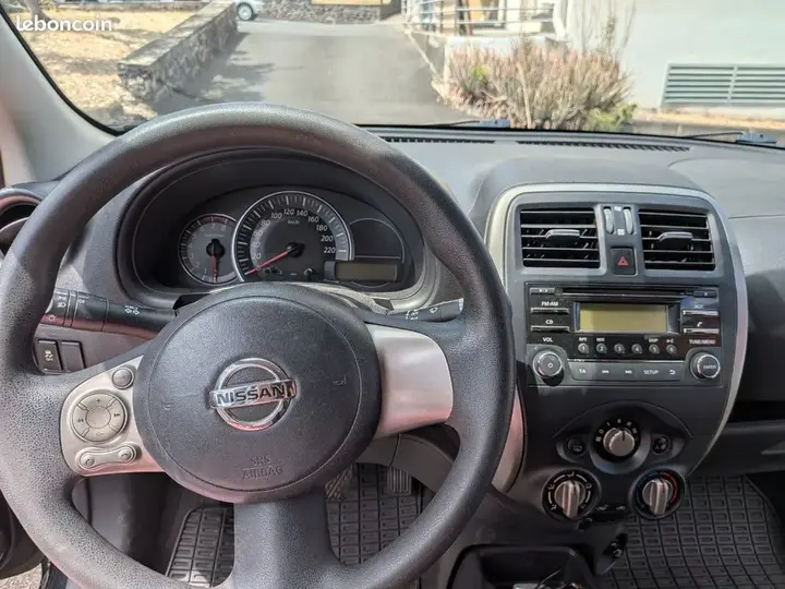 Nissan Micra 2017 photo 3