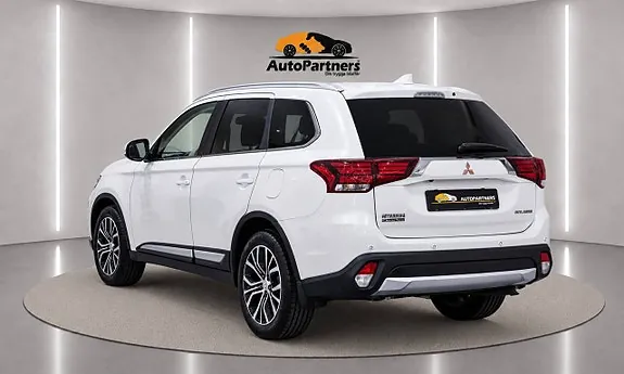 Mitsubishi Outlander 2017 photo 4