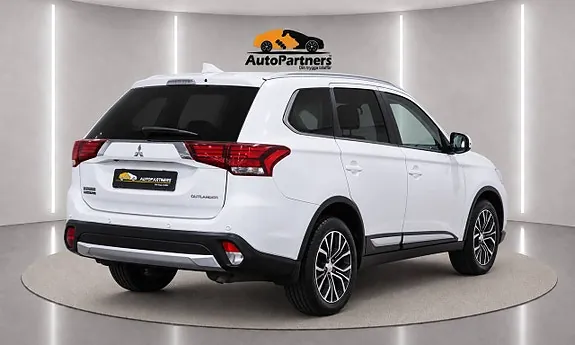 Mitsubishi Outlander 2017 photo 3