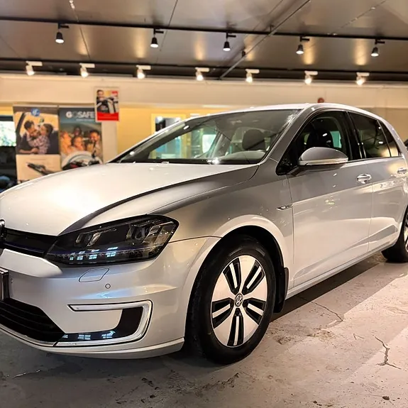 Volkswagen E-Golf 2017 photo 2